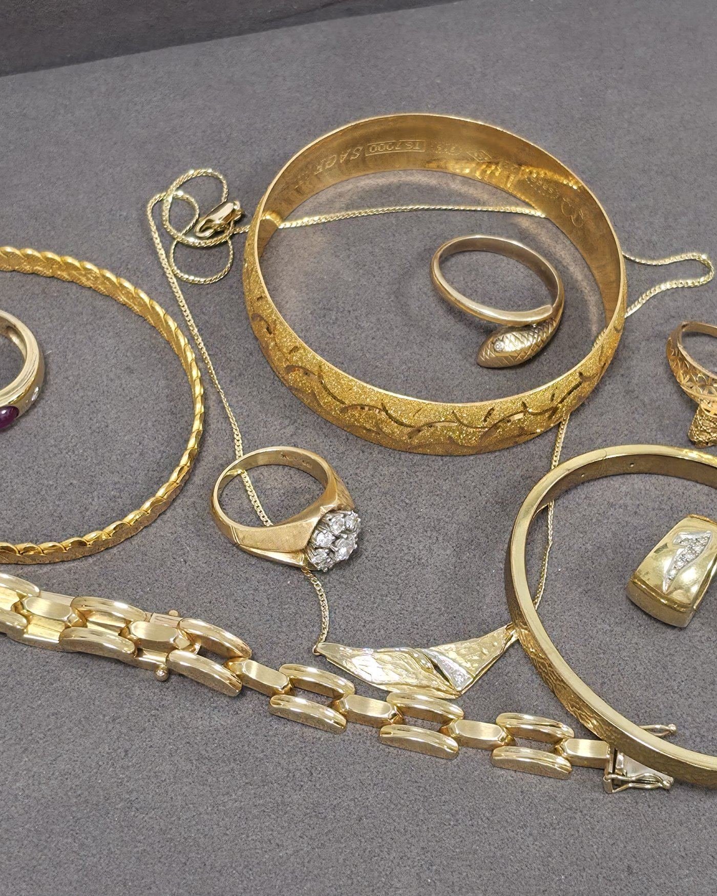 Goldschmuck und Ringe beim Schmuckankauf in Regensburg